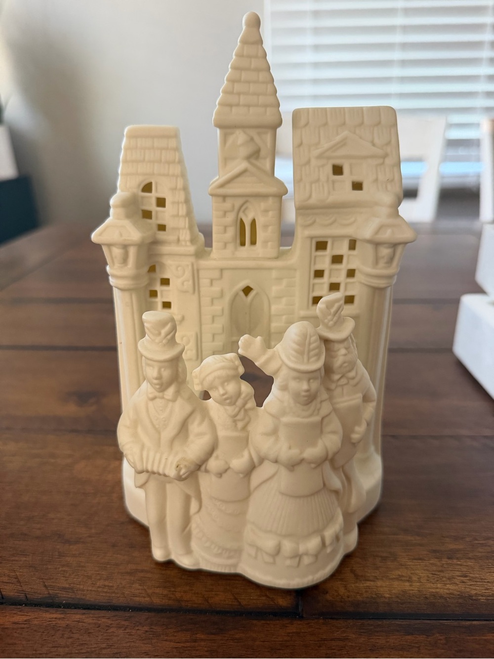 Partylite Ceramic Christmas Village Carolers Figurine Candle Holder